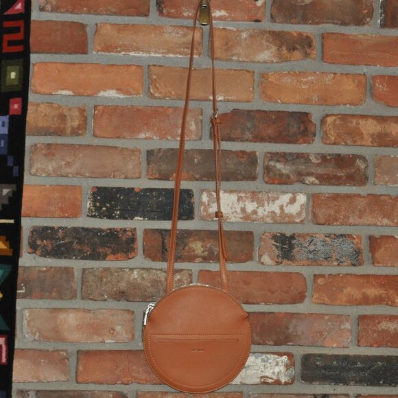 Pixie Mood Phoebe Crossbody Round Circle Purse Vegan Brown - Picture 4 of 7